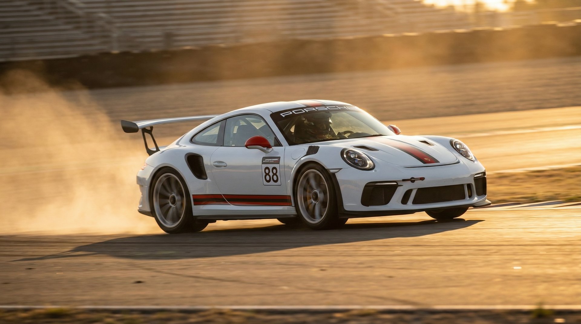 草莓视频跑车测评视频