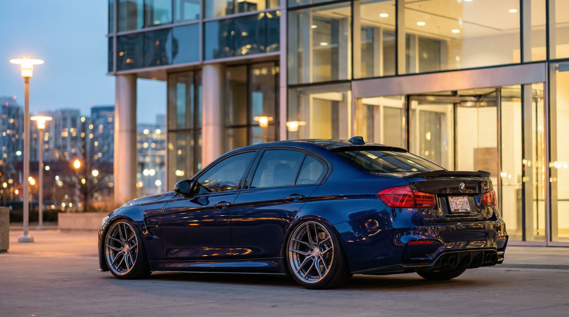 草莓视频轿车改装视频